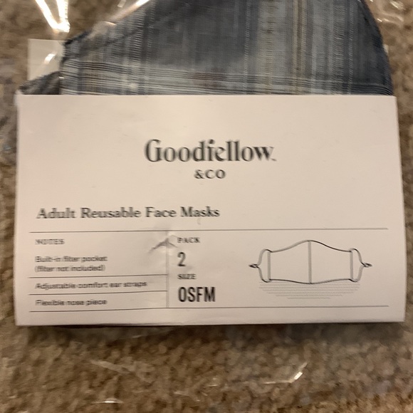 4 Reusable adult face Masks With adjustable straps - Picture 2 of 5